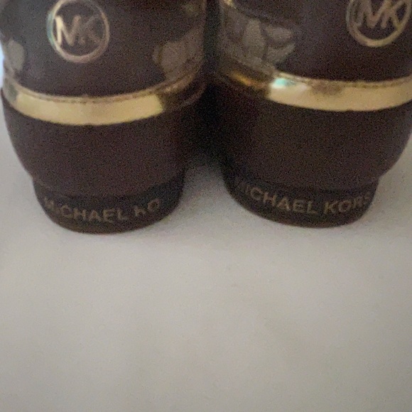 Michael Kors womens 7.5 medium sneaker - Picture 4 of 4